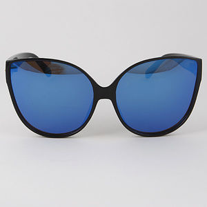 Oversize cat eye tinted sunglasses. Pack 12 pcs